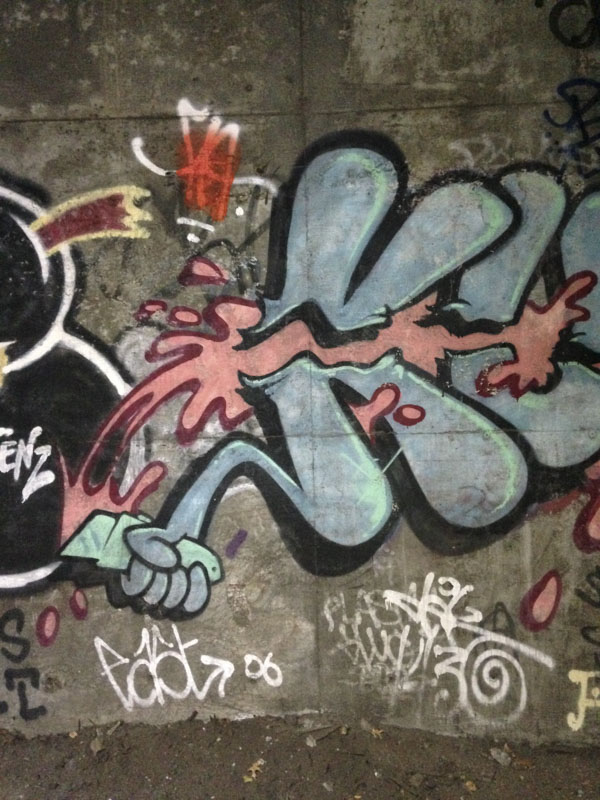 1xRun_Features_Iphone_Graffiti-12