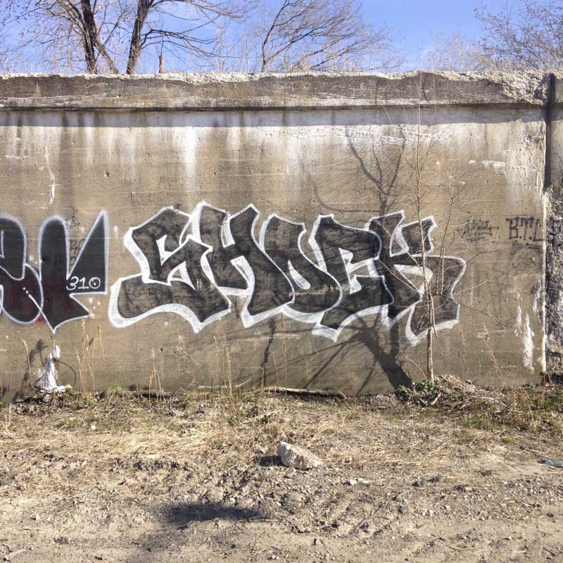 1xRun_Features_Iphone_Graffiti-38