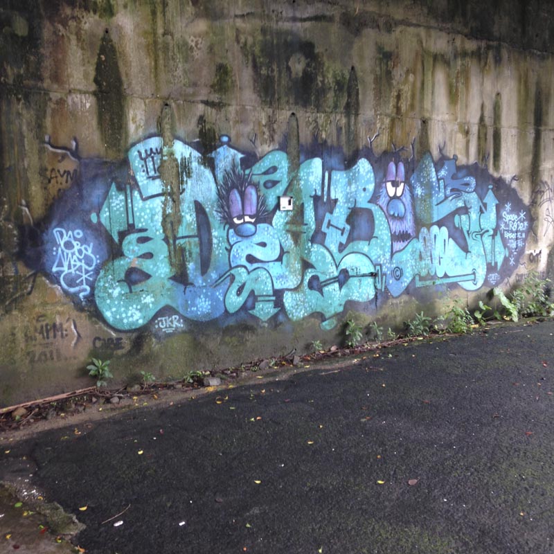 1xRun_Features_Iphone_Graffiti-49