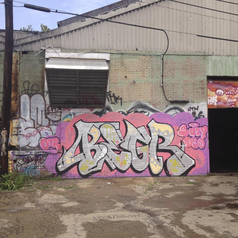 1xRun_Features_Iphone_Graffiti-64
