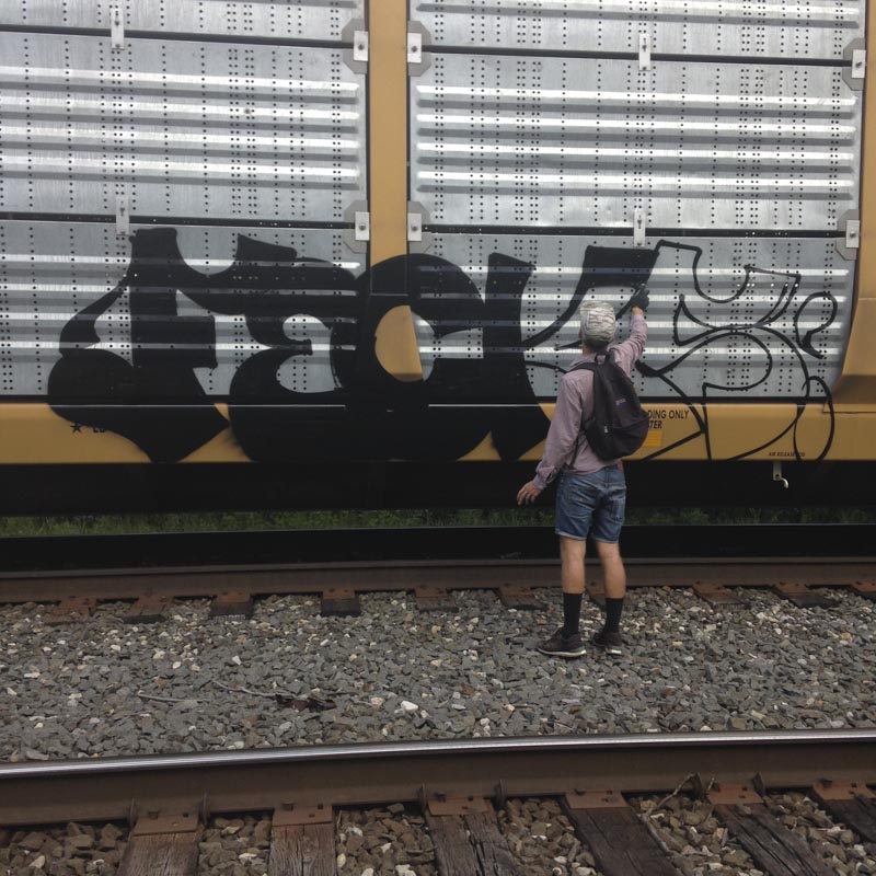 1xRun_Features_Iphone_Graffiti-69