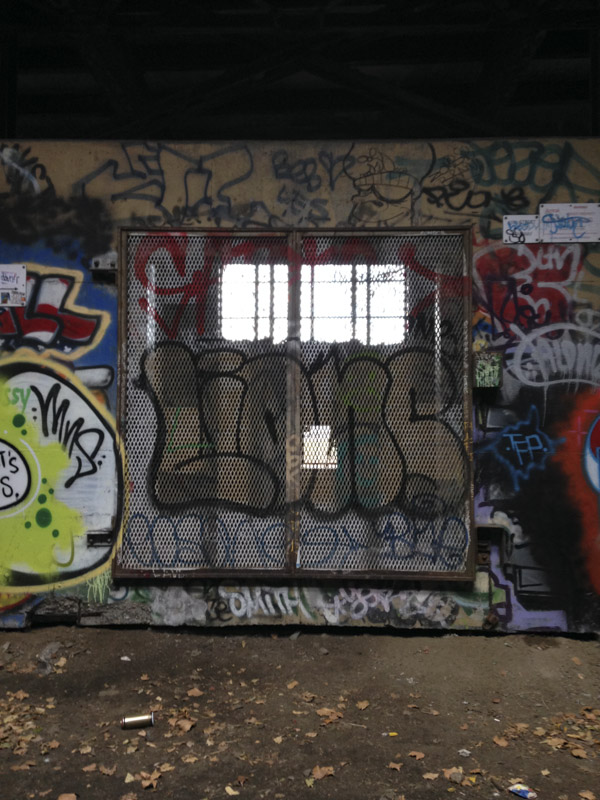 1xRun_Features_Iphone_Graffiti-8